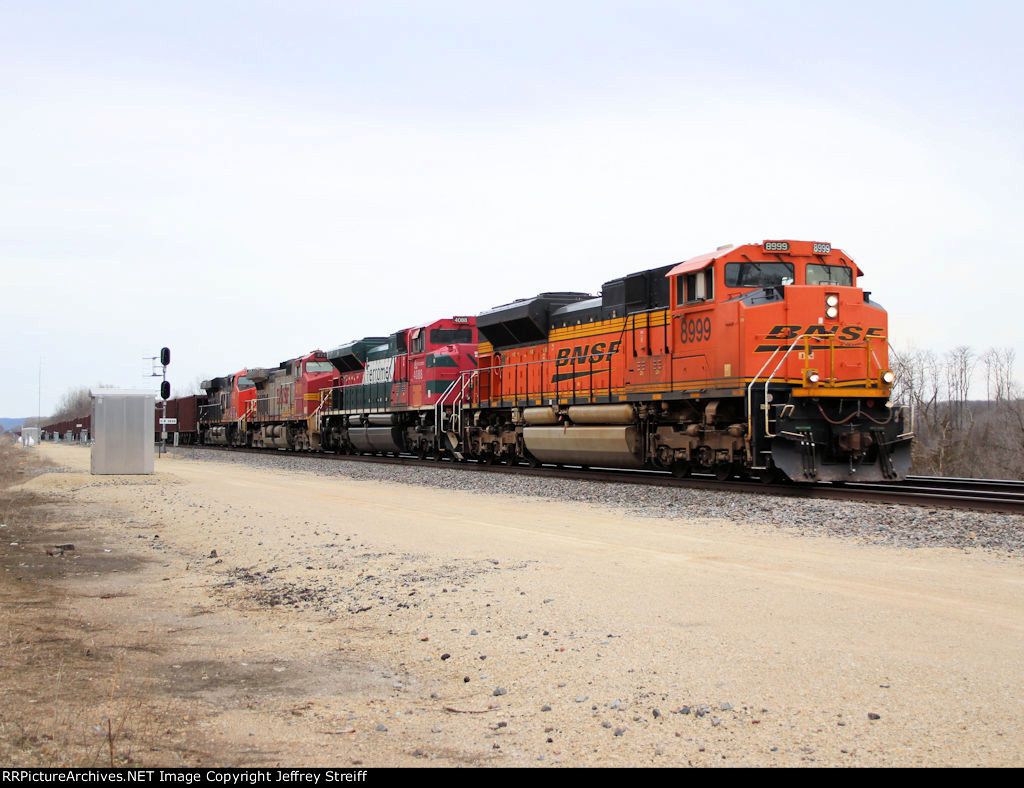 BNSF 8999